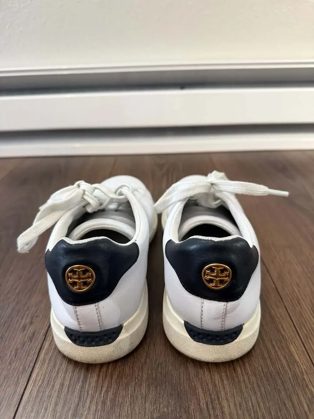 Tory Burch Howell Court Low-Top Leather Sneakers with Logo Heel Size 7.5